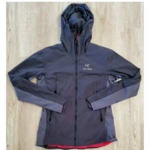 Arc’teryx sz M Atom SL